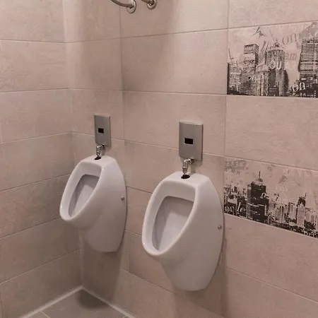 Ms Sparrow بيت شباب *